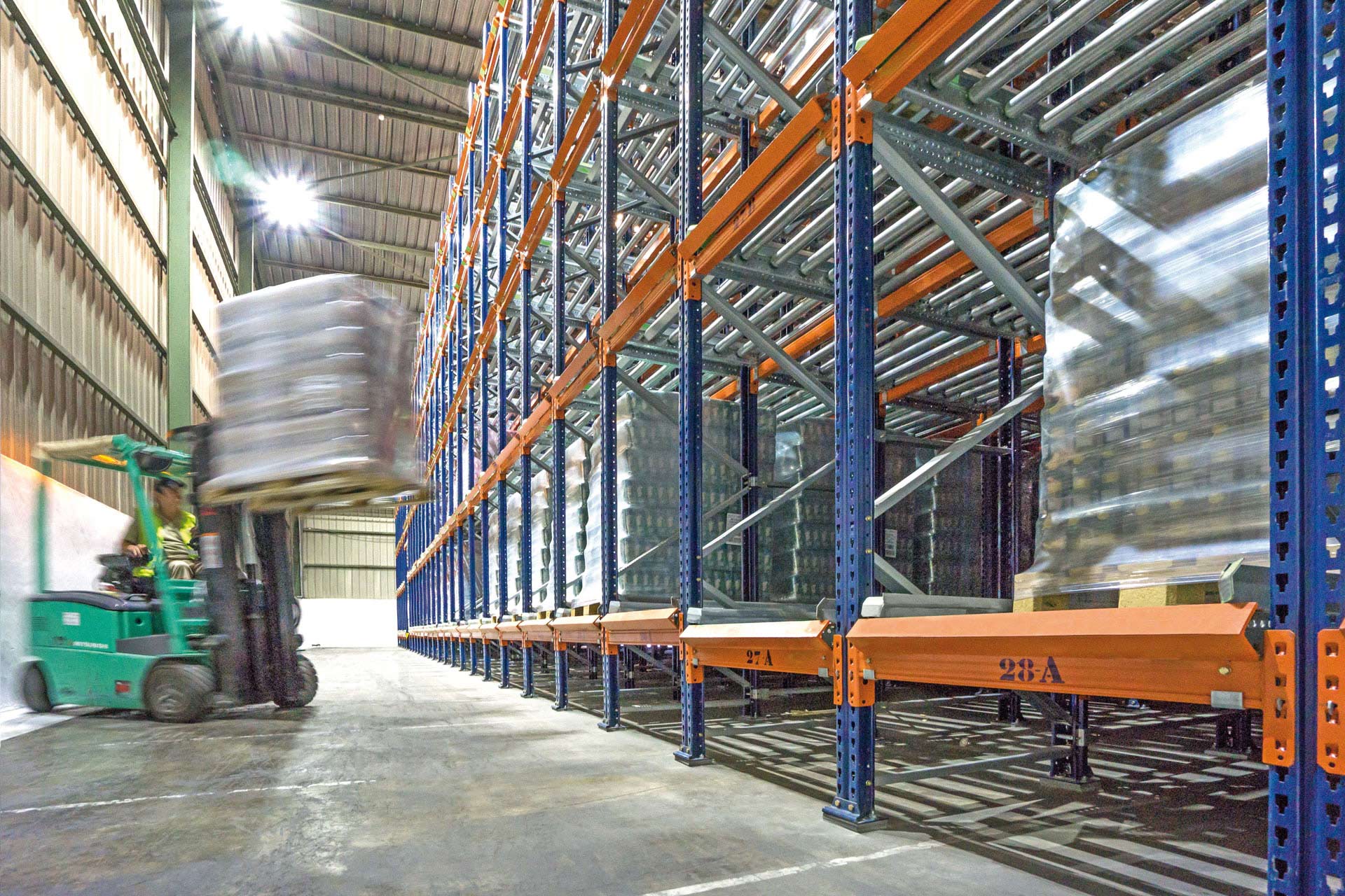 pallet-flow-rack-forklifts.1.3