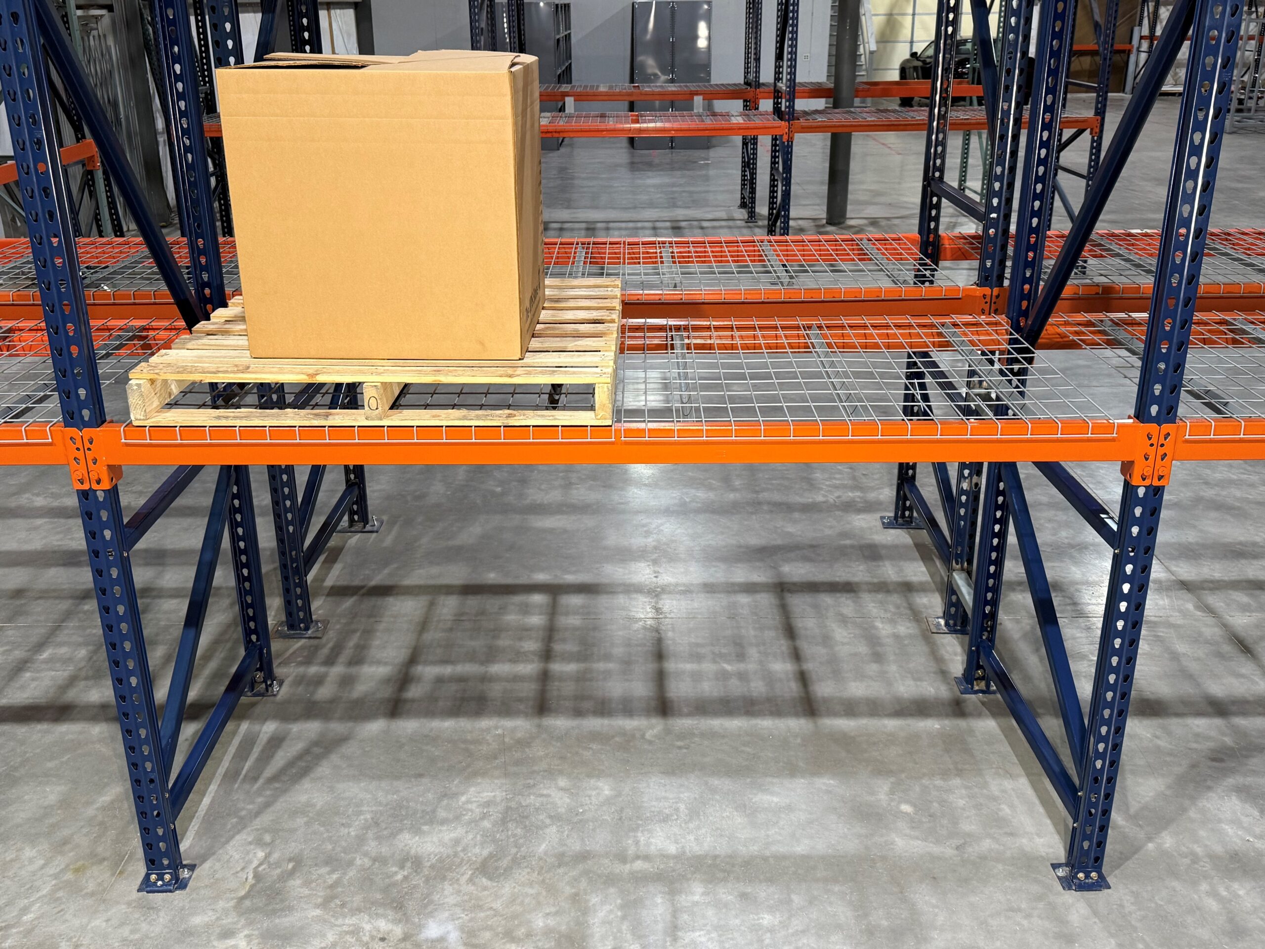 Wire-Decking-with-3-Step-Channel-Support-on-Pallet-Rack-scaled