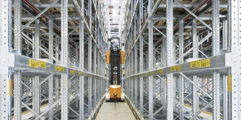 Narrow Aisle Pallet Racking & Very Narrow Aisle Racking VNA