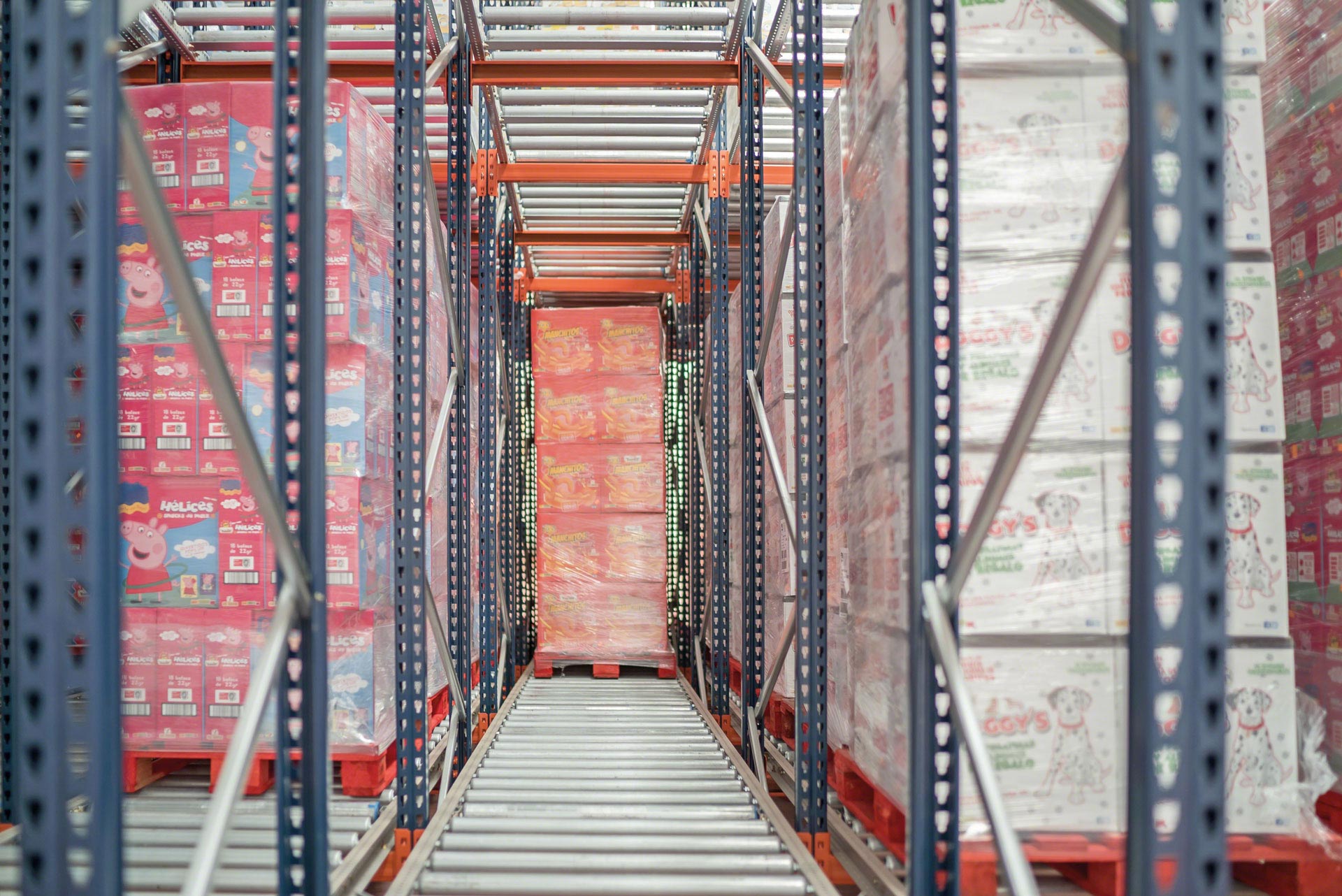 pallet-flow-rack-gravity-inside-channels.1.5